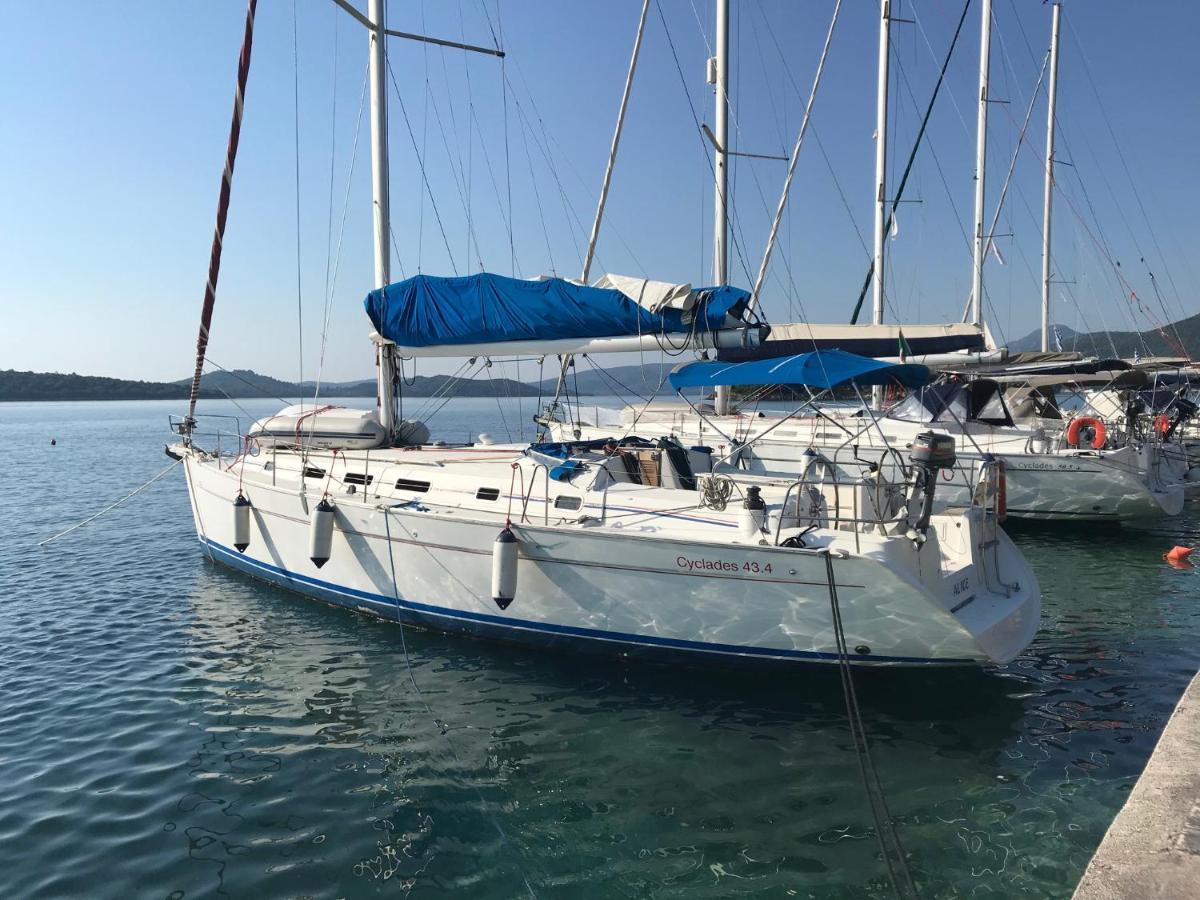 Old Harbor Corfu Yachts Apartment